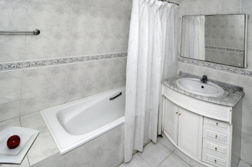 417 Villa Beatriz