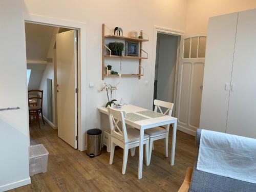Cucina o angolo cottura di LOGIES-M Comfort Studios Inc Bikes B&B