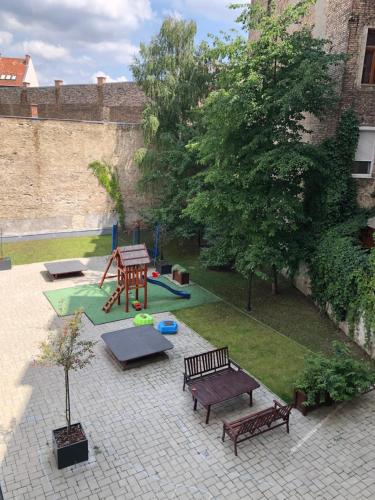 Fotografia z galérie ubytovania Large apartment with garage and terrace v Budapešti