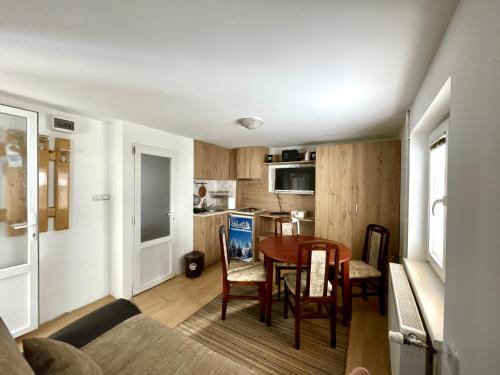 Kuchyň nebo kuchyňský kout v ubytování Apartment Velago