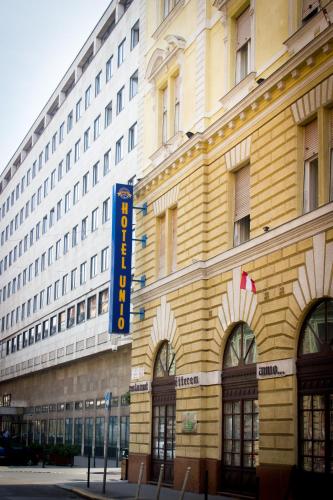 Bangunan di mana terletaknya hotel
