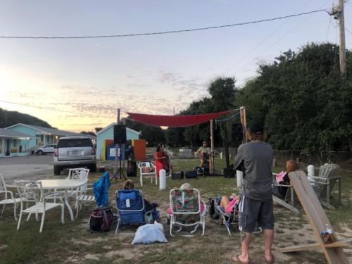 Επισκέπτες που μένουν στο Swell Motel