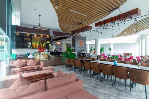 Un restaurant sau alt loc unde se poate mânca la FLC Sea Tower Quy Nhơn - Homostay
