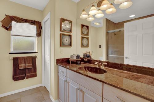 Φωτογραφία από το άλμπουμ του Solar Heated Private Pool & Lanai On Golf Course! σε Sebring
