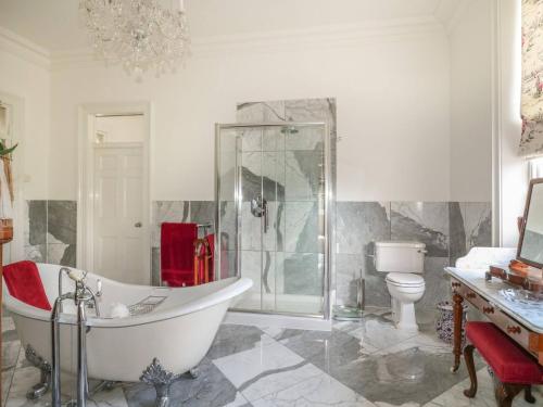 Phòng tắm tại Severn Manor Country Estate