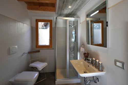 A bathroom at Belmonte Terrazzo