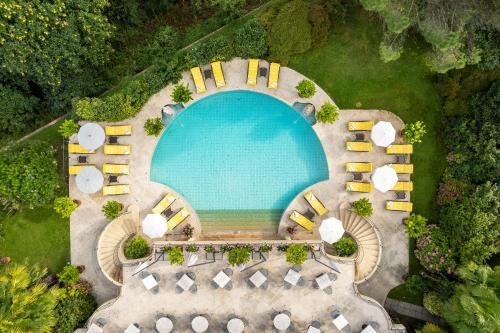 an overhead view of a pool at a resort at Villa Principe Leopoldo in Lugano