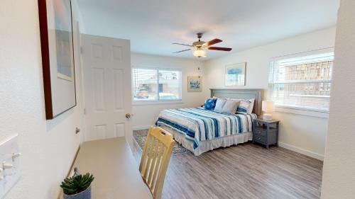 Foto dalla galleria di AH-A100 First Floor Condo, Newly Remodeled, Overlooks Shared Pool a Port Aransas