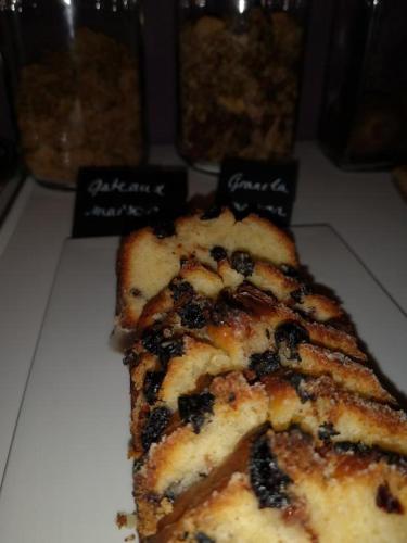 ホテルの敷地内または近くでの食事または食べ物