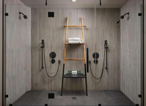 Ванна кімната в Alila Marea Beach Resort Encinitas, a Hyatt Resort