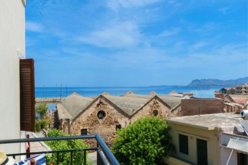ein Blick vom Balkon eines Gebäudes in der Unterkunft Diamond Luxury Suites in Chania