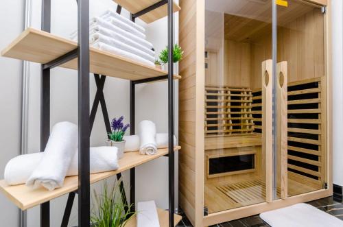 Koupelna v ubytování Deluxe double room with sauna and pool