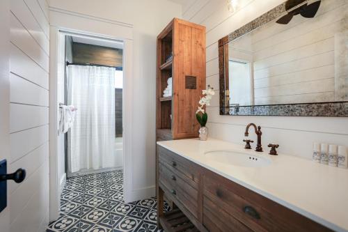 Ένα μπάνιο στο Hale Haupu