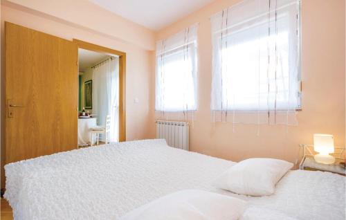 Zdjęcie z galerii obiektu 1 Bedroom Amazing Apartment In Rijeka w mieście Rijeka