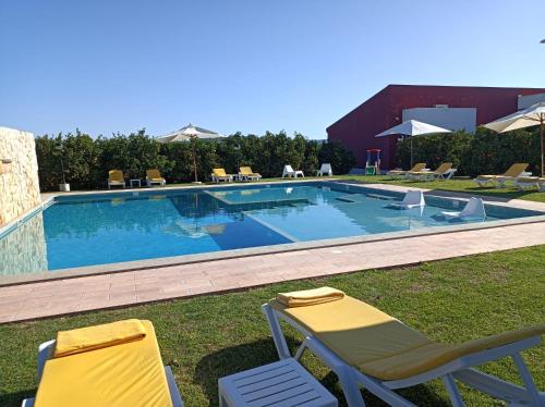 A piscina em ou perto de Villa dos I's com Piscina Privada - 12 a 28 px