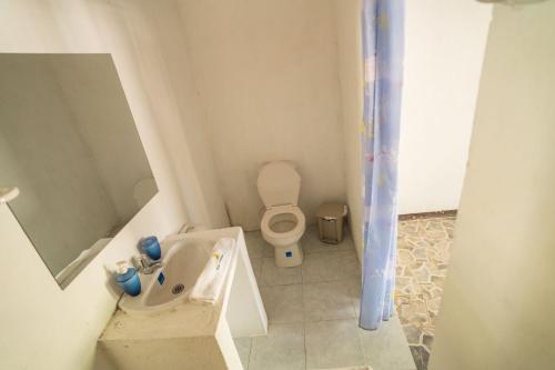 Vonios kambarys apgyvendinimo įstaigoje Eco Hotel Bosque Encantado