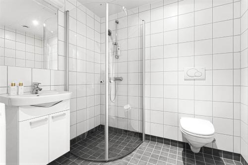 Kamar mandi di Demims Apartments Lillestrøm - Central location & free parking -12mins from Oslo Airport