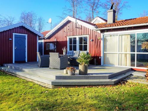Zahrada ubytování 7 person holiday home in SÖLVESBORG-By Traum