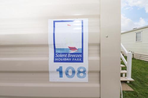 Solent Breezes, Caravan 108 – Photos 2