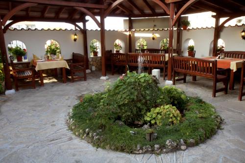 Galeriebild der Unterkunft Family Hotel St. Constantine and Helena in Iwajlowgrad