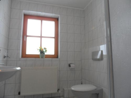 Kylpyhuone majoituspaikassa Ferienwohnung Engelhardt