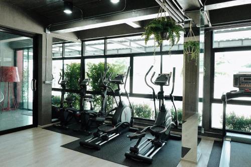 Fitnesscentret og/eller fitnessfaciliteterne på The Premium Apartment ที่พักรังสิตคลอง5 ราคาถูก