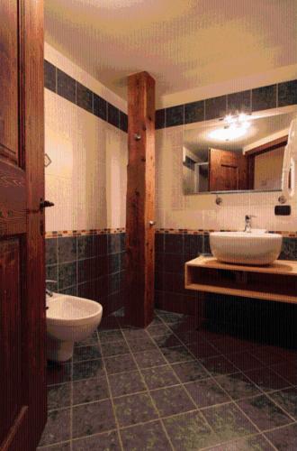 Ein Badezimmer in der Unterkunft Hotel Fonte Dei Veli
