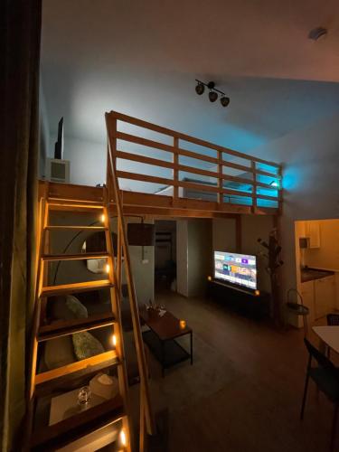 Katil dua tingkat atau katil-katil dua tingkat dalam bilik di Ferienwohnung Zum Zollkran