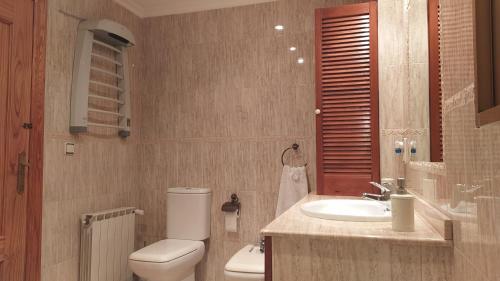 Casa Axier-Chalet con Piscina privada y chimeneaにあるバスルーム