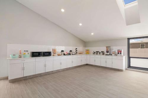 Køkken eller tekøkken på Econo Lodge Williston