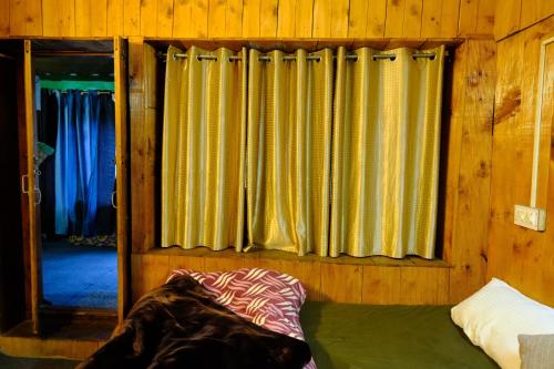 Dannyyy’s Riverside Cottage – Photos 5