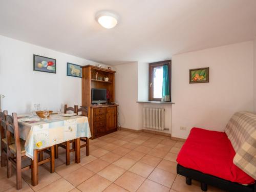 Η κουζίνα ή μικρή κουζίνα στο Apartment Grand Sarriod-3 by Interhome