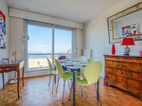 Apartment Les Tamaris by Interhome