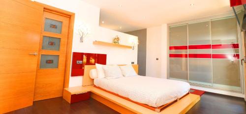 Postel nebo postele na pokoji v ubytování 417 Villa Son Vigili ETV3035 by Mallorca Charme