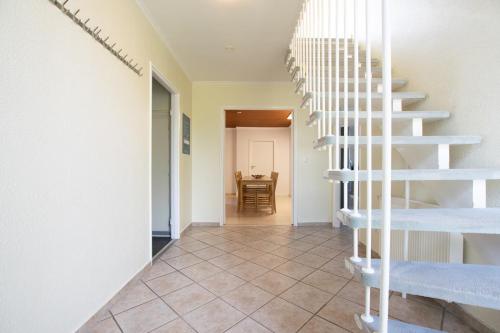 Φωτογραφία από το άλμπουμ του Tolstov House - 6 Room Villa with Garden - 15 Min Messe DUS & Airport DUS σε Meerbusch