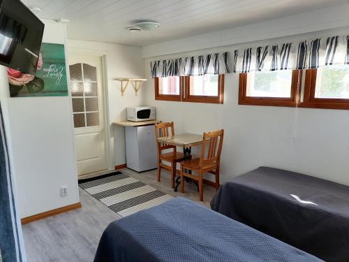 Η κουζίνα ή μικρή κουζίνα στο Hostel Mansikka