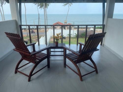 Gallery image of ISAMAR FRONT BEACH in Marawila