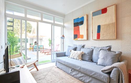 Charming 3BR APT w/ patio, by TimeCooler
