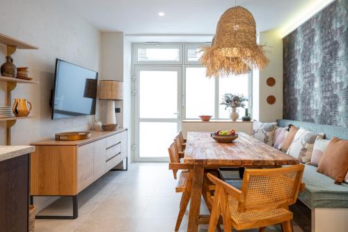 New Art Gallery Loft in the Heart of Paris 15