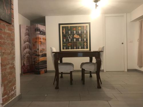Zona de comedor en el apartamento