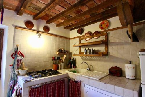 Kuchyň nebo kuchyňský kout v ubytování I Poderi - Lovely Country House in Maremma