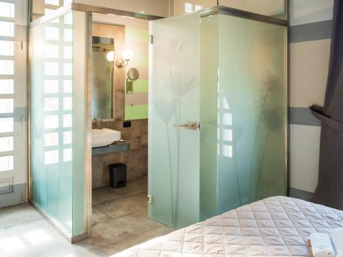 Kylpyhuone majoituspaikassa Design 4 Rooms