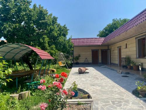 Zahrada ubytování Aghasu Tun B&B