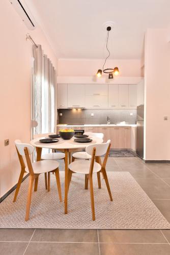 Chara's Home - Άνετη, όμορφη ισόγεια ανεξάρτητη κατοικία με αυλή και κήπο