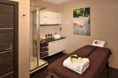 Dapur atau dapur kecil di Z-Hotel Business & Spa