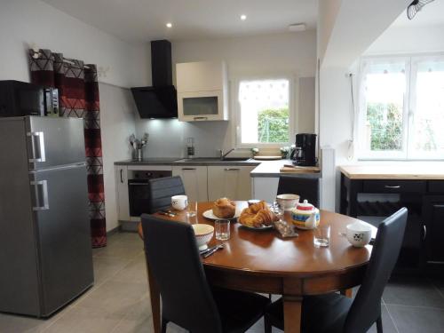 Bungalow in Gouville-sur-Mer near Beach