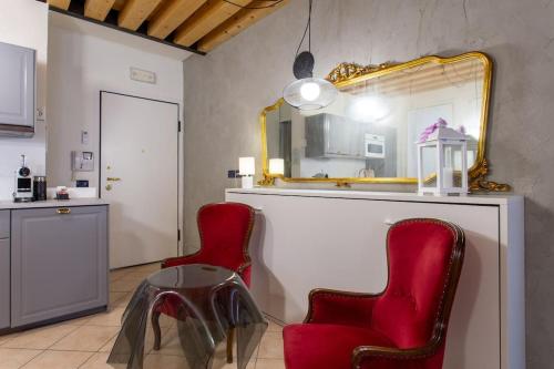Una cocina o zona de cocina en La Bella Vita - Appartamenti Mimì & Cocò