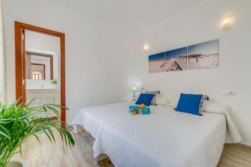 Postel nebo postele na pokoji v ubytování Ideal Property Mallorca - Aurore