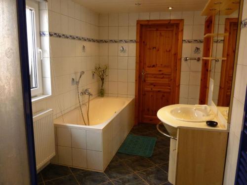 A bathroom at Holiday house to the stork's nest, Storkow