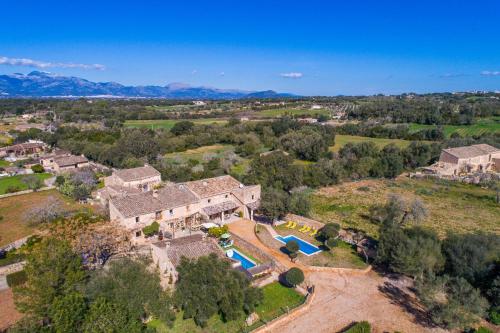 an aerial view of a house with a swimming pool at Ideal Property Mallorca - Can Maria in Costitx